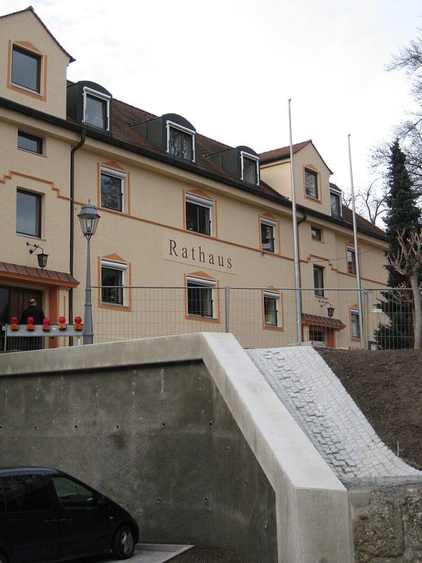Mering_Rathaus | Immobilienmakler Mering - Windisch Immobilien