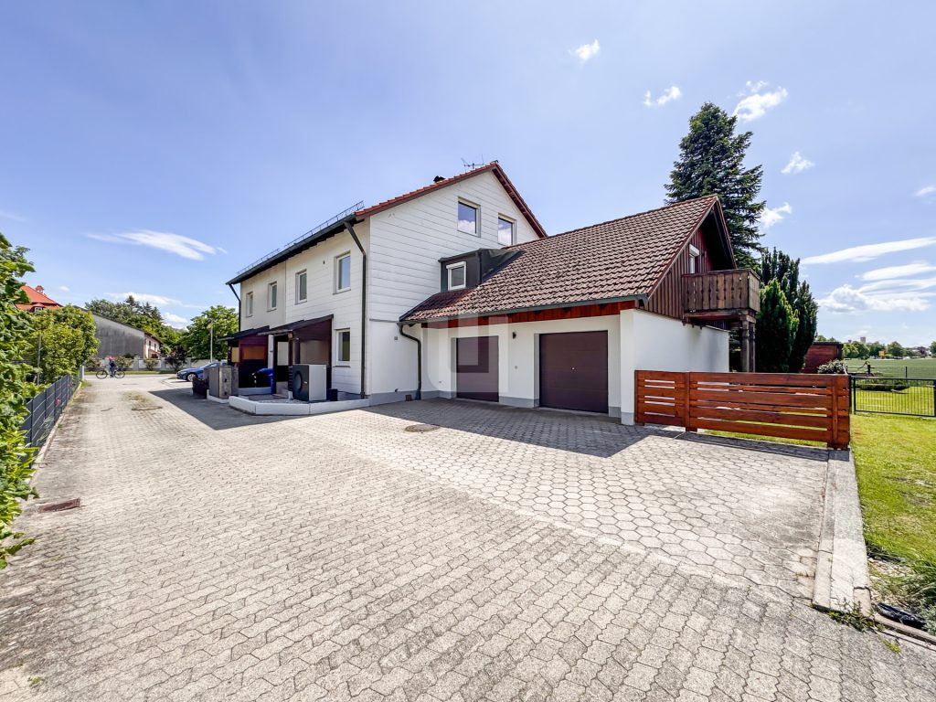 Immobilienangebot - Olching - Alle - WINDISCH IMMOBILIEN - Frisch renovierte XXL-DHH in Geißelbullach mit Wärmepumpe -  bezugsfertig