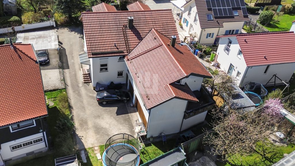 Immobilienangebot - Gernlinden - Alle - WINDISCH IMMOBILIEN - 
Attraktives Zweifamilienhaus auf großem Grundstück bietet viele Möglichkeiten