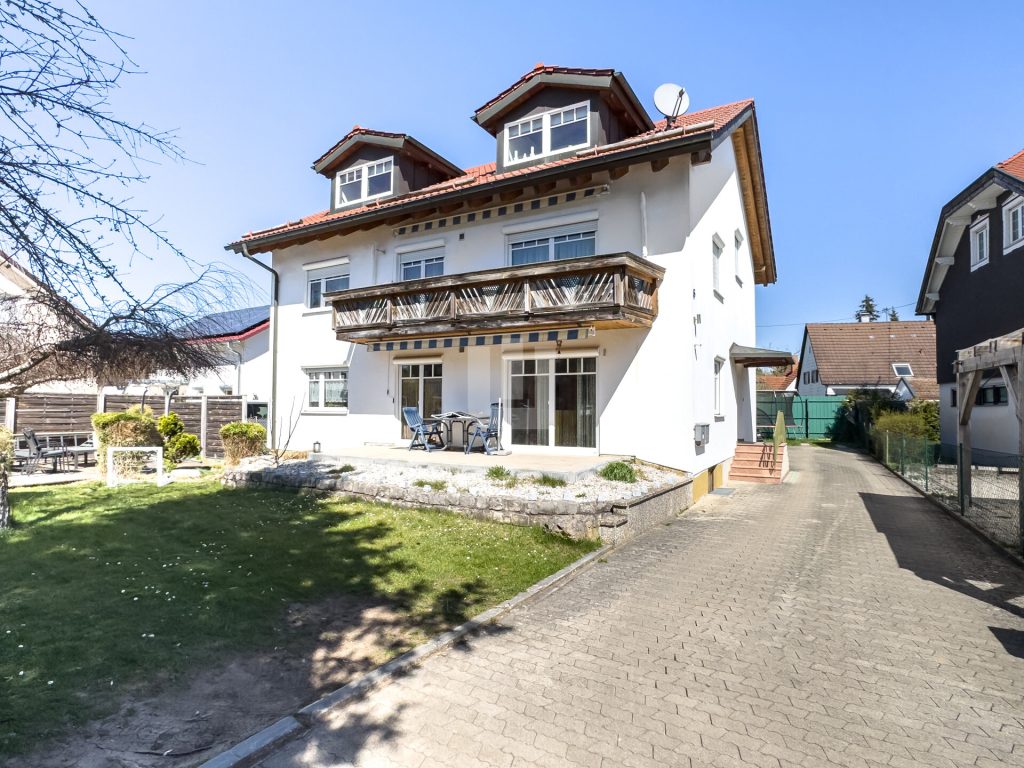 Immobilienangebot - Gernlinden - Alle - WINDISCH IMMOBILIEN - 
Attraktives Zweifamilienhaus auf großem Grundstück bietet viele Möglichkeiten
