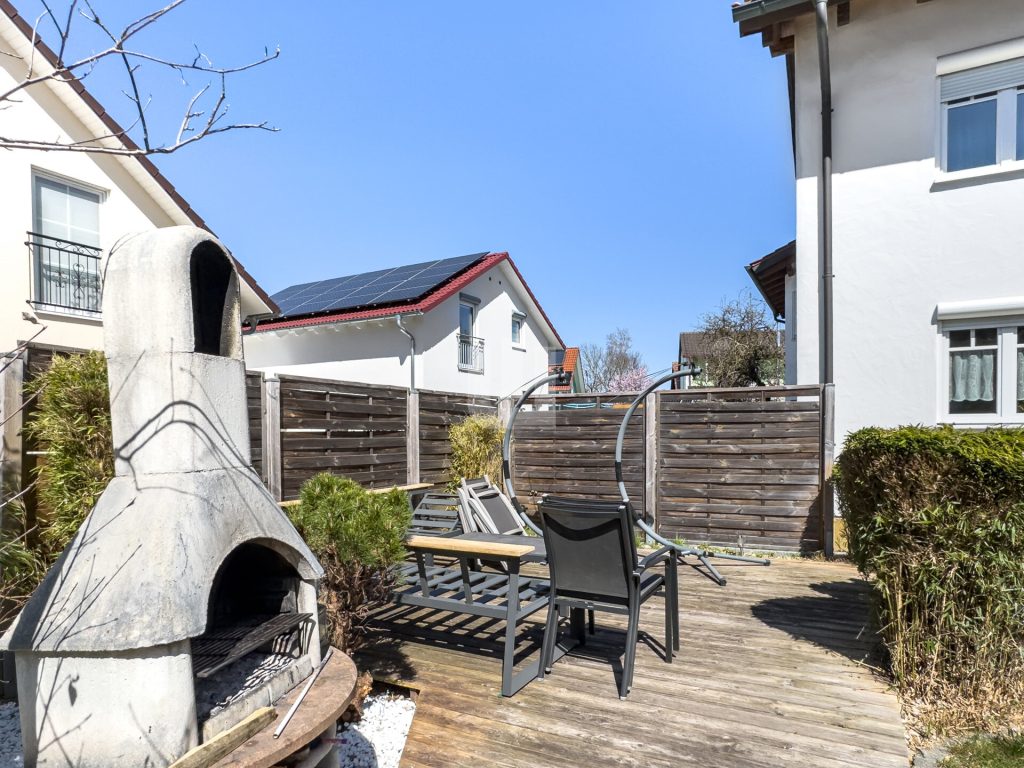 Immobilienangebot - Gernlinden - Alle - WINDISCH IMMOBILIEN - 
Attraktives Zweifamilienhaus auf großem Grundstück bietet viele Möglichkeiten