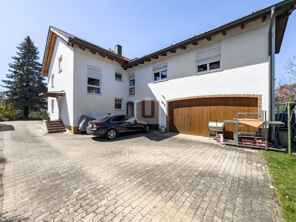 Immobilienangebot - Gernlinden - Alle - WINDISCH IMMOBILIEN - 
Attraktives Zweifamilienhaus auf großem Grundstück bietet viele Möglichkeiten