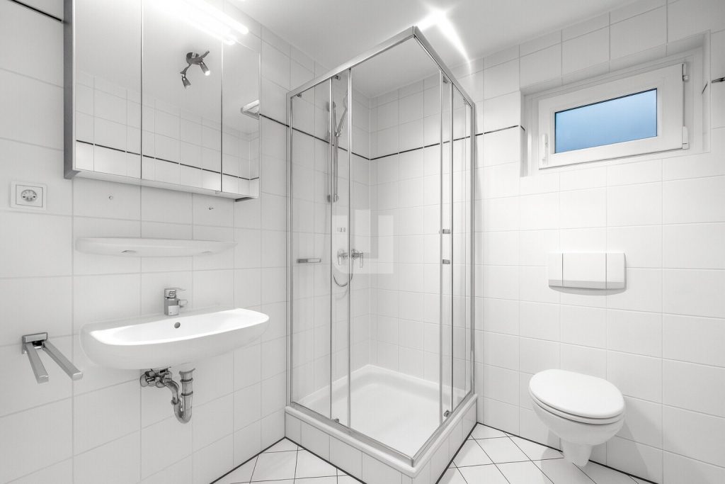 Immobilienangebot - Fürstenfeldbruck - Alle - WINDISCH IMMOBILIEN: Frisch renovierte Einzimmerwohnung in der Altbuchenau