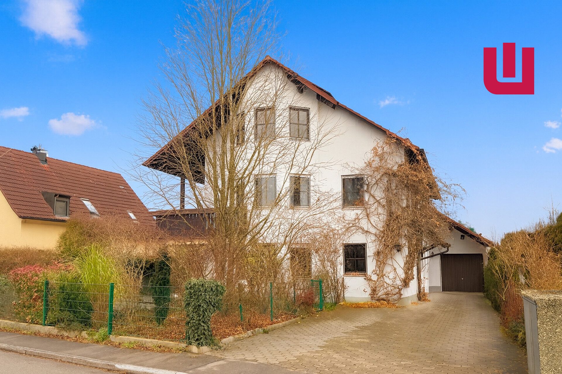 Immobilienangebot - Fürstenfeldbruck - Alle - WINDISCH — Frisch renoviert und mit besonderer Architektur — 3-Zimmer-DG-Wohnung — bezugsfrei!