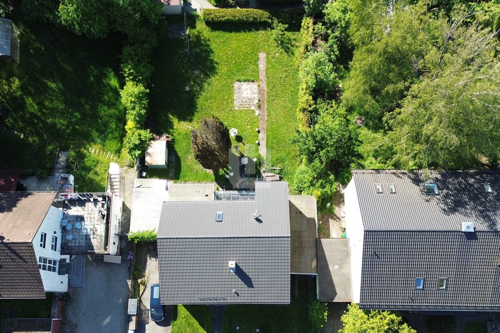 Immobilienangebot - Gröbenzell - Grundstücke - BAUPARTNER GESUCHT! -  Traumhaftes Südgrundstück in Gröbenzell-Nord! Bebaubar mit einer DHH