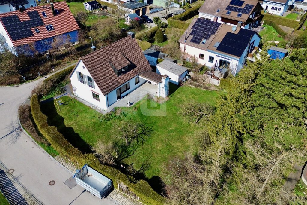 Immobilienangebot - Gröbenzell - Alle - WINDISCH IMMOBILIEN – sanierungsbedürftiges Einfamilienhaus in Gröbenzell in ruhiger, zentraler Lage