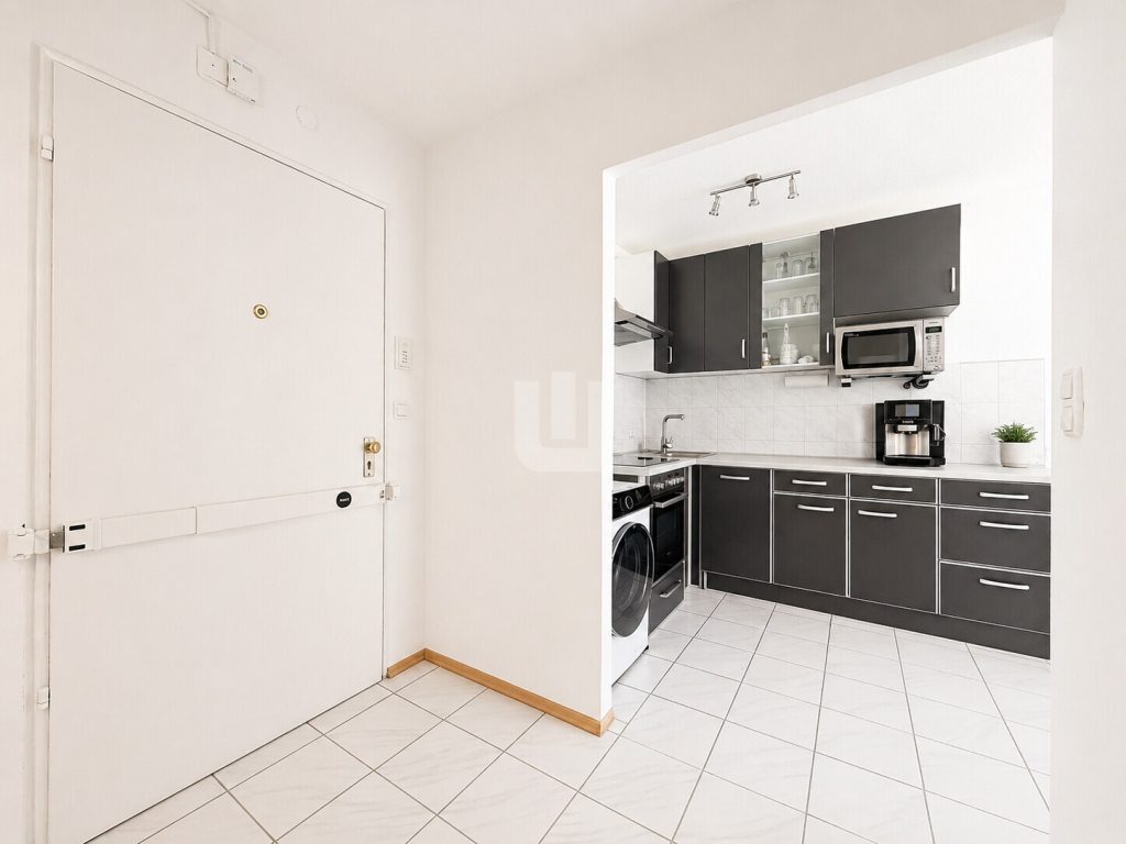 Immobilienangebot - München - Alle - WINDISCH IMMOBILIEN - Vermietete 2-Zimmerwohnung im 12. OG im Olympiadorf