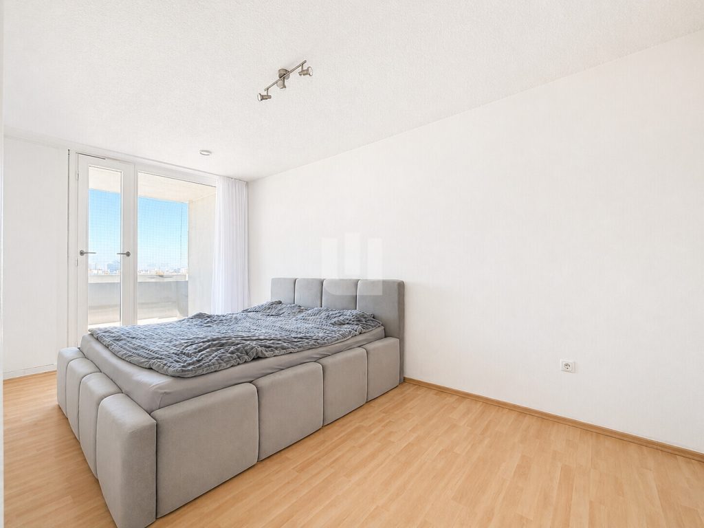Immobilienangebot - München - Alle - WINDISCH IMMOBILIEN - Vermietete 2-Zimmerwohnung im 12. OG im Olympiadorf