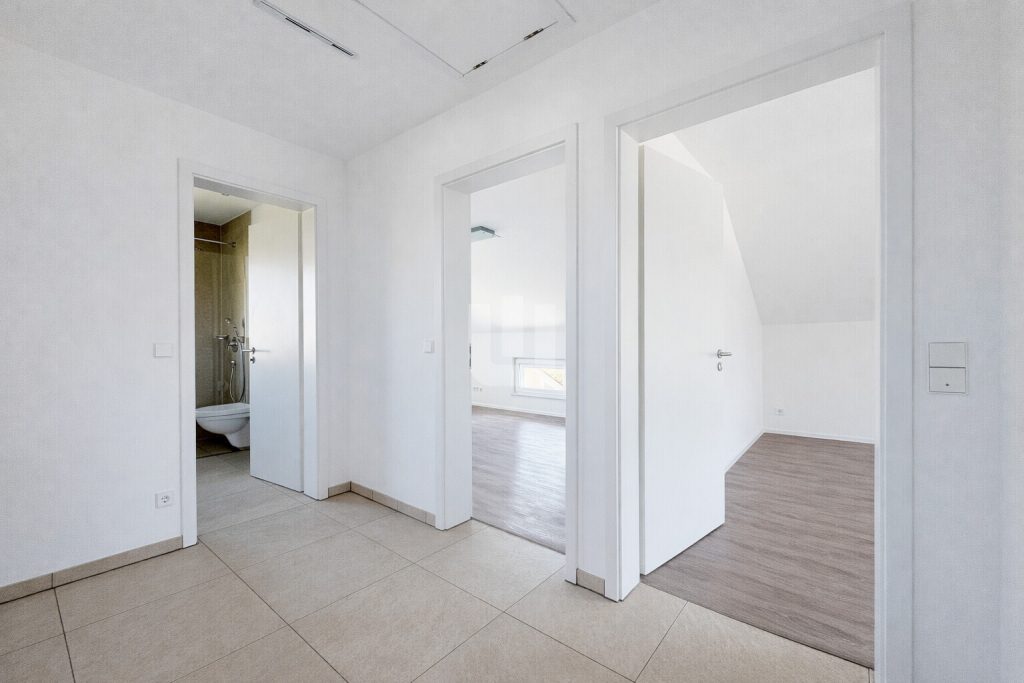 Immobilienangebot - Oberschweinbach - Alle - Für den Käufer provisionsfrei! Modernes Einfamilienhaus auf großem Grundstück in ländlicher Idylle