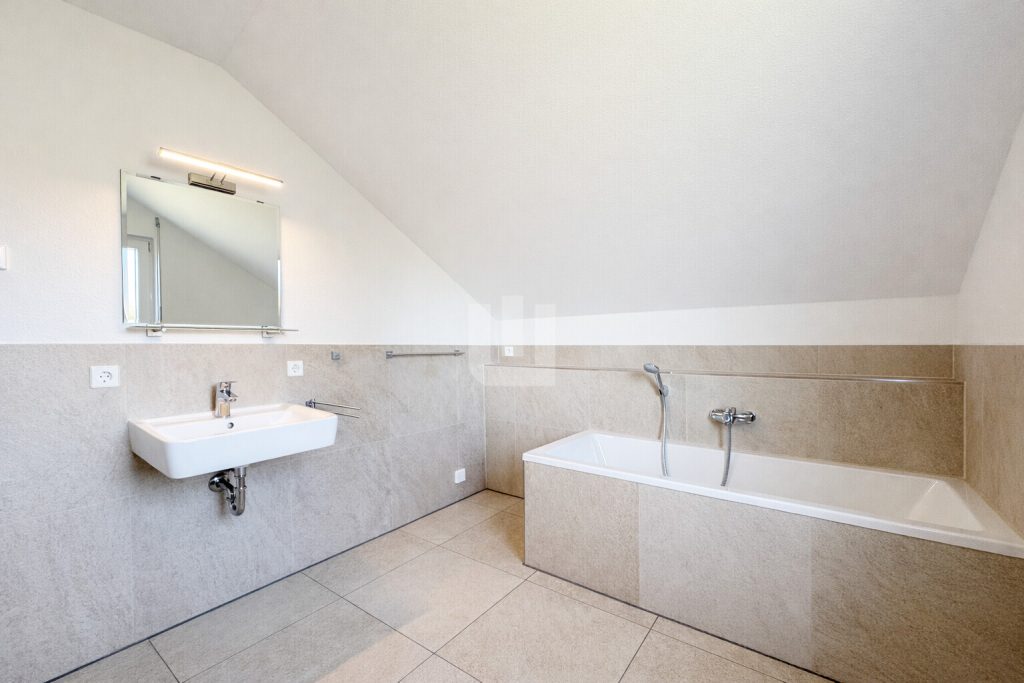 Immobilienangebot - Oberschweinbach - Alle - Für den Käufer provisionsfrei! Modernes Einfamilienhaus auf großem Grundstück in ländlicher Idylle