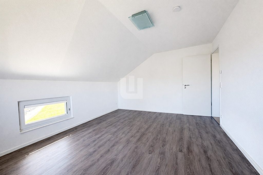 Immobilienangebot - Oberschweinbach - Alle - Für den Käufer provisionsfrei! Modernes Einfamilienhaus auf großem Grundstück in ländlicher Idylle