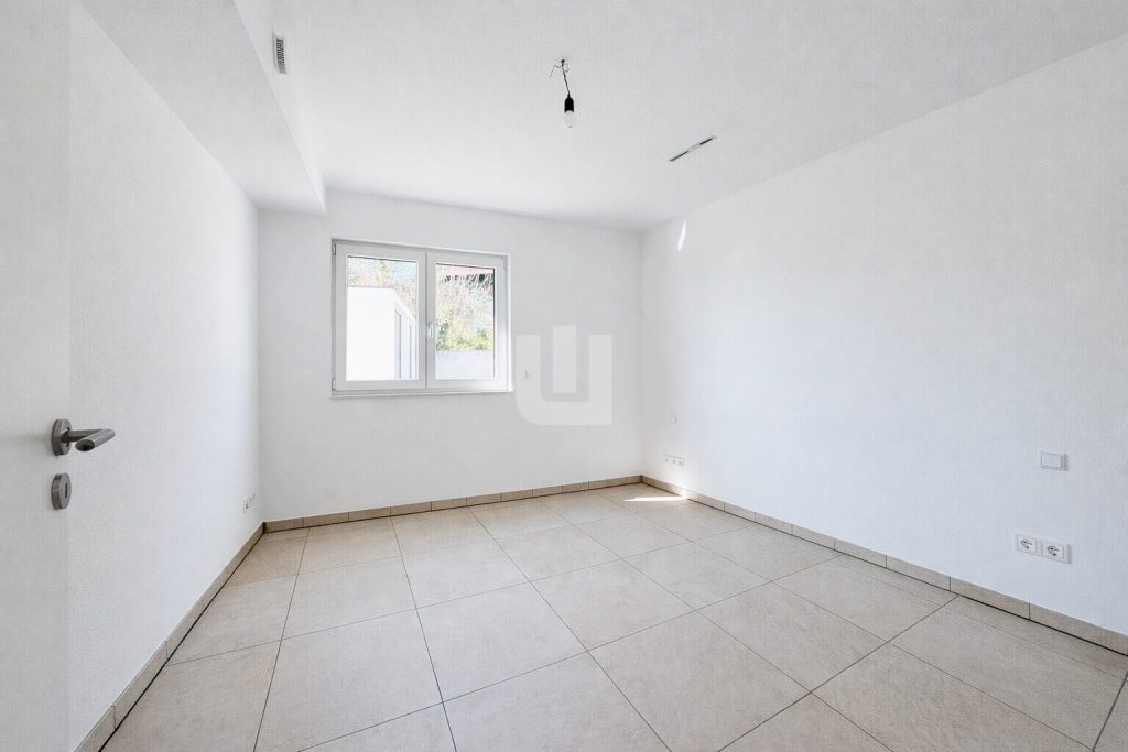 Immobilienangebot - Oberschweinbach - Alle - Für den Käufer provisionsfrei! Modernes Einfamilienhaus auf großem Grundstück in ländlicher Idylle