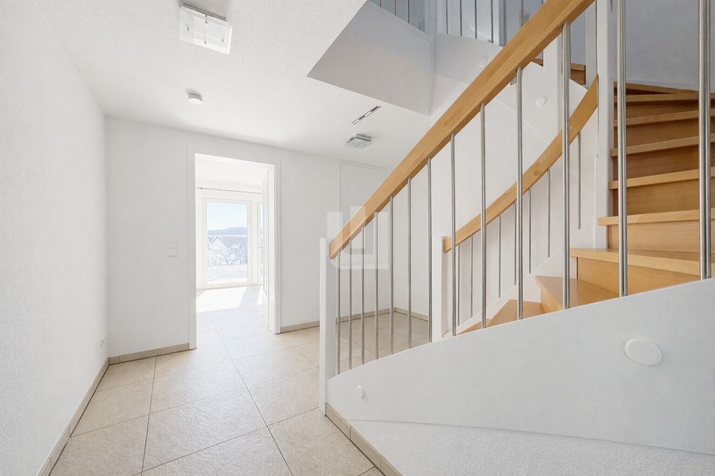 Immobilienangebot - Oberschweinbach - Alle - Für den Käufer provisionsfrei! Modernes Einfamilienhaus auf großem Grundstück in ländlicher Idylle