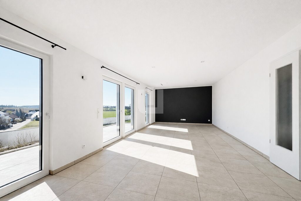 Immobilienangebot - Oberschweinbach - Alle - Für den Käufer provisionsfrei! Modernes Einfamilienhaus auf großem Grundstück in ländlicher Idylle