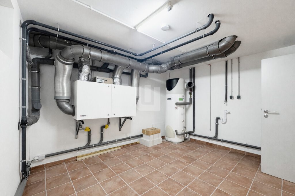 Immobilienangebot - Oberschweinbach - Alle - Für den Käufer provisionsfrei! Modernes Einfamilienhaus auf großem Grundstück in ländlicher Idylle