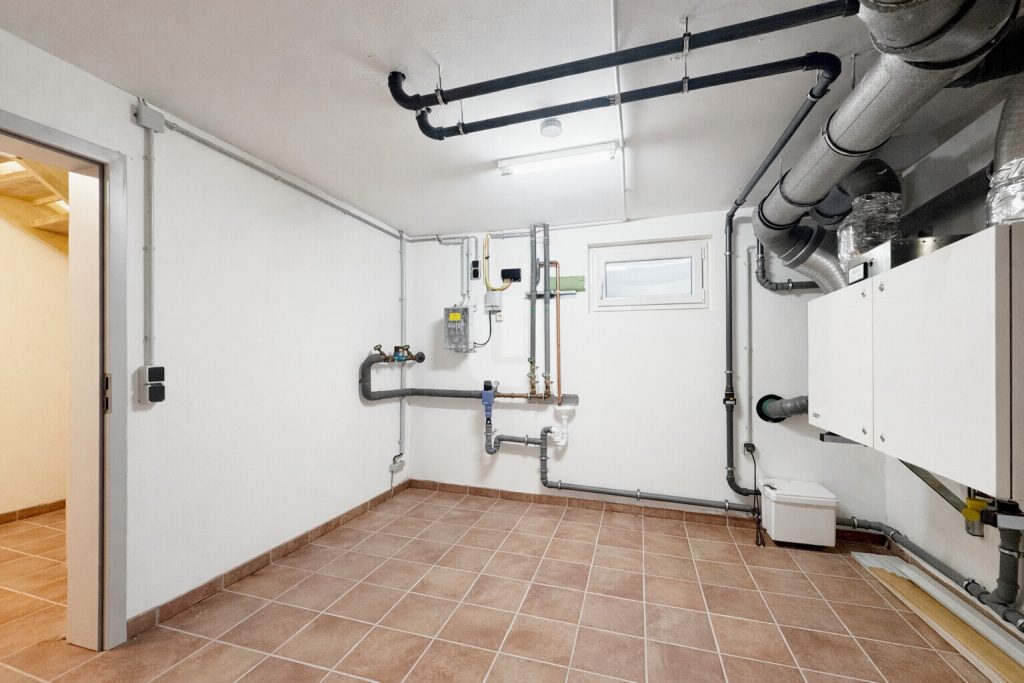 Immobilienangebot - Oberschweinbach - Alle - Für den Käufer provisionsfrei! Modernes Einfamilienhaus auf großem Grundstück in ländlicher Idylle