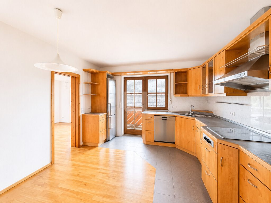 Immobilienangebot - Schöngeising - Alle - WINDISCH – Moderne und großzügige 4-Zimmer-Wohnung nahe 5-Seen-Land – ideal für Paare – bezugsfrei!