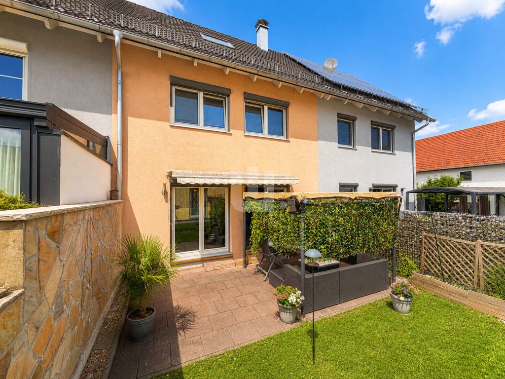 Immobilienangebot - Emmering - Alle - WINDISCH - Gut geschnittenes RMH im neuwertigen Zustand zentral in Emmering
