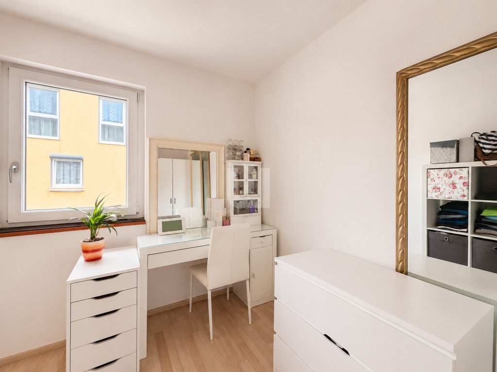 Immobilienangebot - Emmering - Alle - WINDISCH - Gut geschnittenes RMH im neuwertigen Zustand zentral in Emmering