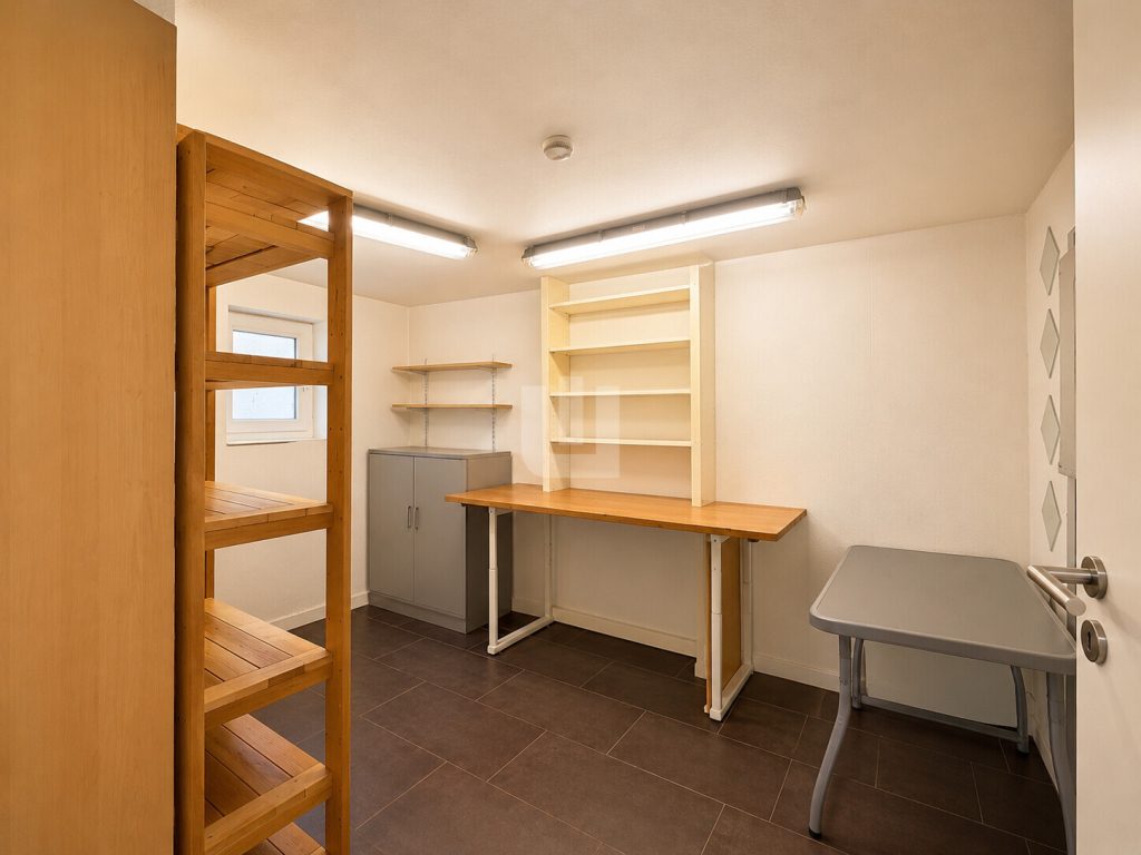 Immobilienangebot - Emmering - Alle - WINDISCH - Gut geschnittenes RMH im neuwertigen Zustand zentral in Emmering