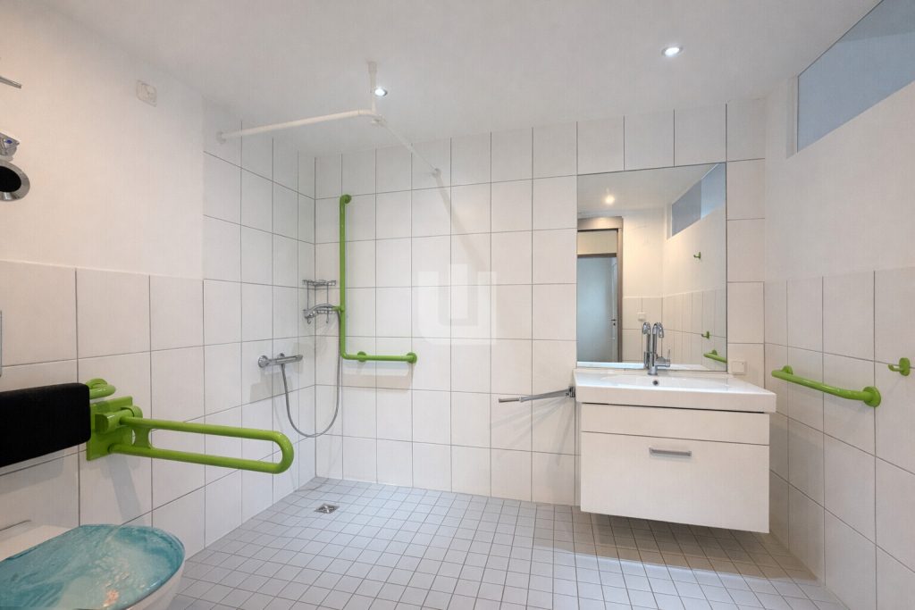 Immobilienangebot - Emmering - Alle - WINDISCH - Bezugsfreie, moderne 2-Zi.-Wohnung mit EBK in Emmeirng
