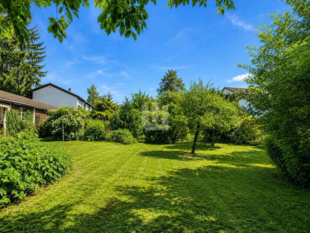 Immobilienangebot - Gröbenzell - Alle - WINDISCH - Traumgrundstück mit Doppelhaushälfte zur Sanierung oder Neubebauung in ruhiger Lage