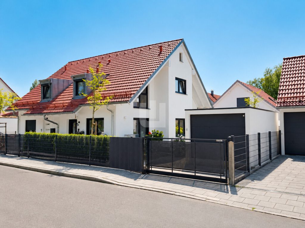Immobilienangebot - Puchheim / Puchheim-Bahnhof - Alle - WINDISCH - Exklusive energieeffiziente DHH in Bestlage mit hochwertiger Ausstattung & Traumgarten