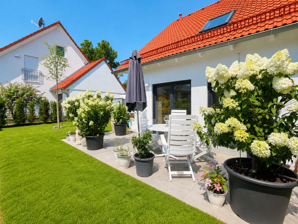 Immobilienangebot - Puchheim / Puchheim-Bahnhof - Alle - WINDISCH - Exklusive energieeffiziente DHH in Bestlage mit hochwertiger Ausstattung & Traumgarten