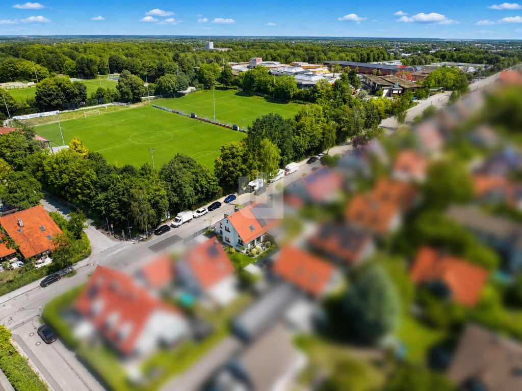 Immobilienangebot - Puchheim / Puchheim-Bahnhof - Alle - WINDISCH - Exklusive energieeffiziente DHH in Bestlage mit hochwertiger Ausstattung & Traumgarten