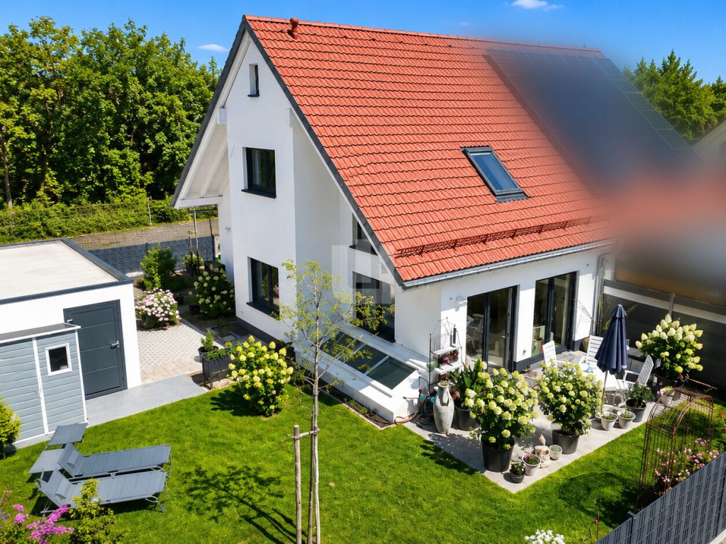 Immobilienangebot - Puchheim / Puchheim-Bahnhof - Alle - WINDISCH - Exklusive energieeffiziente DHH in Bestlage mit hochwertiger Ausstattung & Traumgarten