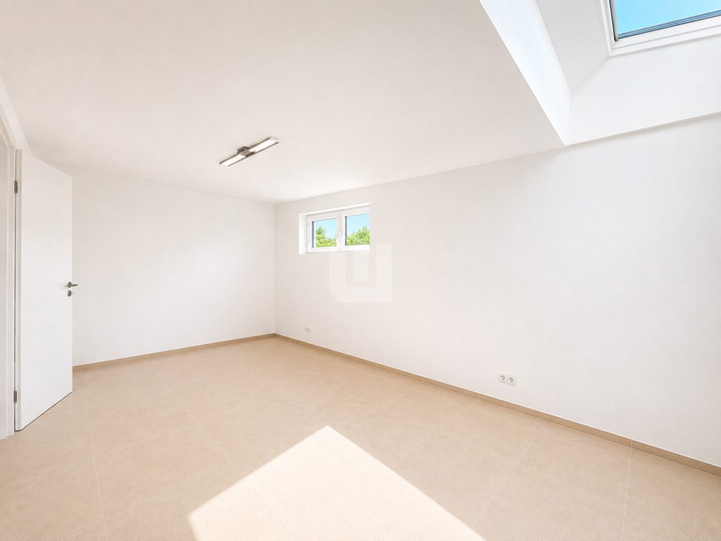 Immobilienangebot - Puchheim / Puchheim-Bahnhof - Alle - WINDISCH - Exklusive energieeffiziente DHH in Bestlage mit hochwertiger Ausstattung & Traumgarten