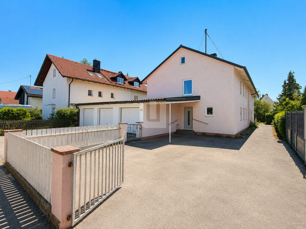 Immobilienangebot - Fürstenfeldbruck - Alle - WINDISCH - Gut vermietetes 4-Parteien-Haus in ruhiger Wohngegend mit Ausbaupotential im DG
