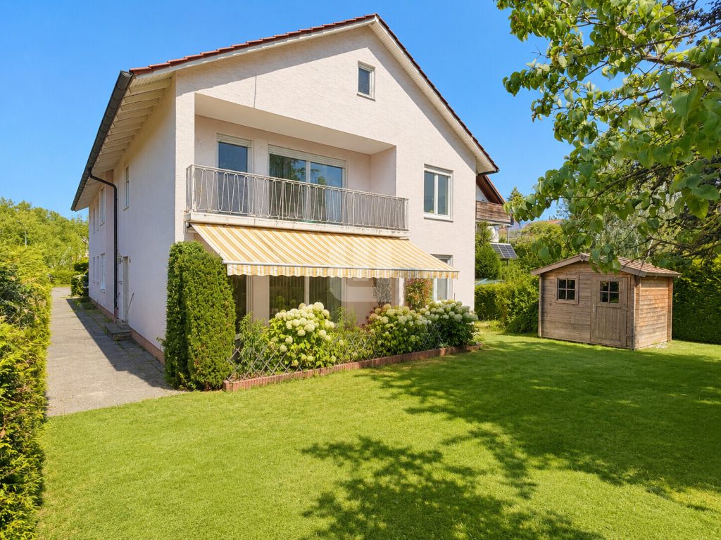 Immobilienangebot - Fürstenfeldbruck - Alle - WINDISCH - Gut vermietetes 4-Parteien-Haus in ruhiger Wohngegend mit Ausbaupotential im DG