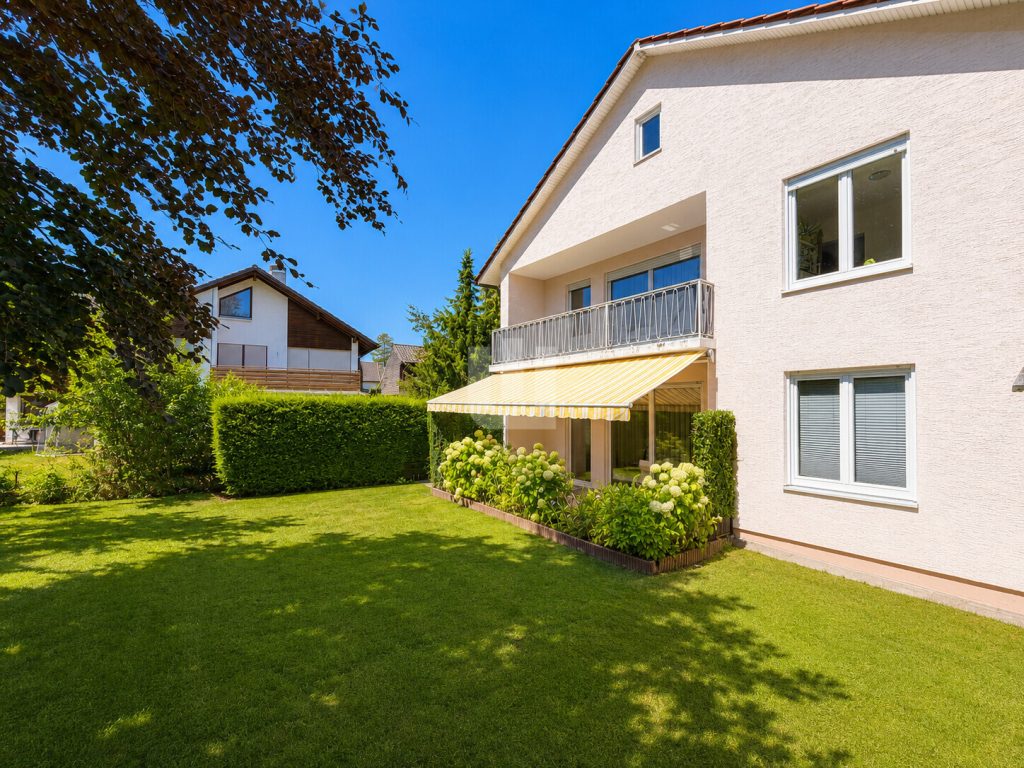 Immobilienangebot - Fürstenfeldbruck - Alle - WINDISCH - Gut vermietetes 4-Parteien-Haus in ruhiger Wohngegend mit Ausbaupotential im DG