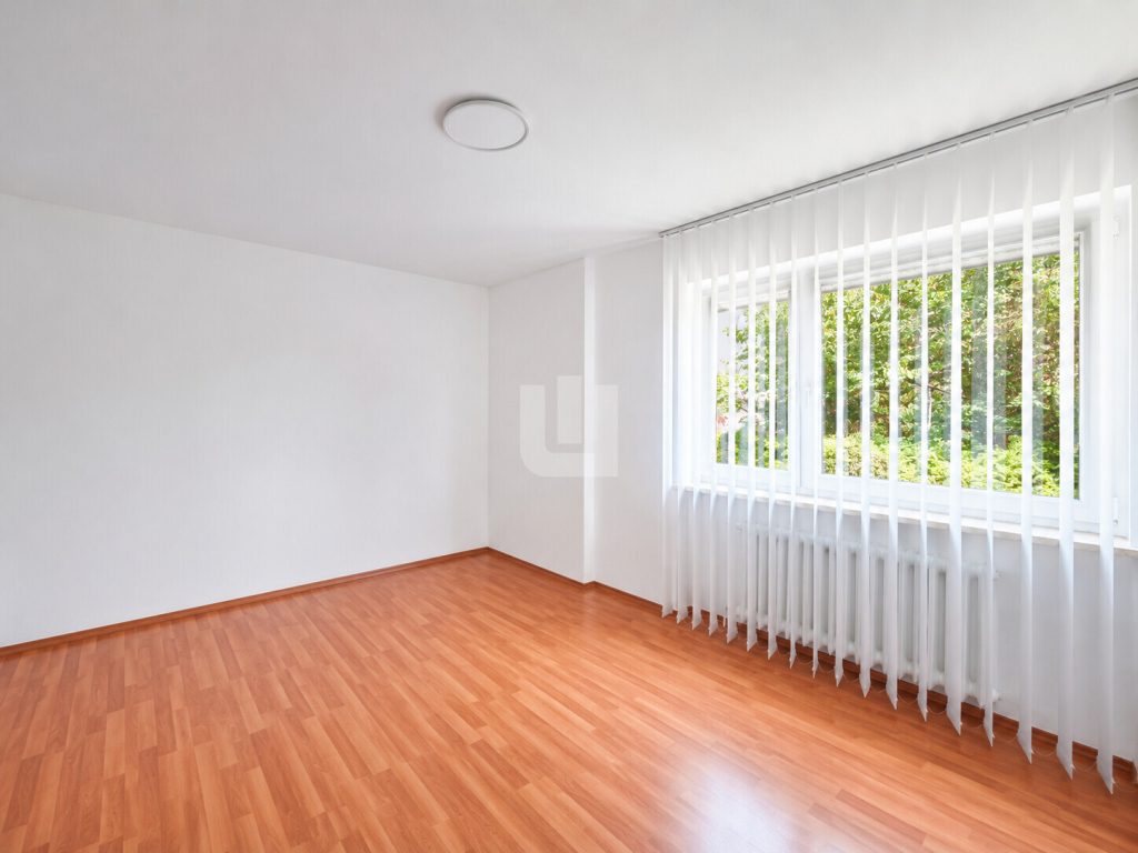 Immobilienangebot - Fürstenfeldbruck - Alle - WINDISCH - Gut vermietetes 4-Parteien-Haus in ruhiger Wohngegend mit Ausbaupotential im DG