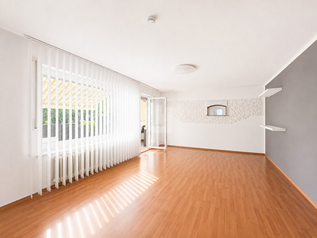 Immobilienangebot - Fürstenfeldbruck - Alle - WINDISCH - Gut vermietetes 4-Parteien-Haus in ruhiger Wohngegend mit Ausbaupotential im DG