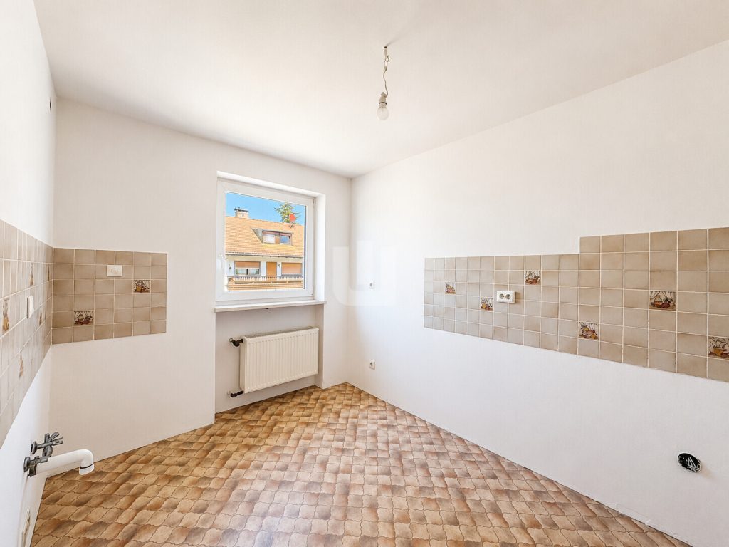 Immobilienangebot - Eichenau - Alle - WINDISCH – Ideal für die große Familie –  Großes Reihenhaus mit zwei separaten Wohnbereichen - frei!