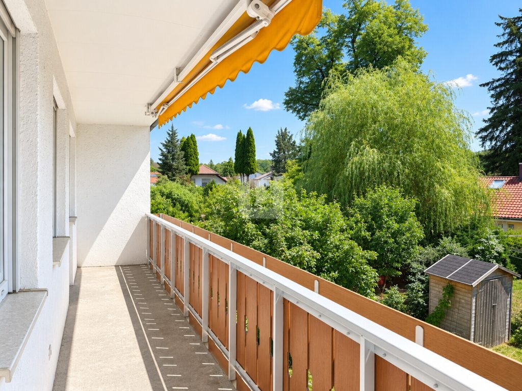 Immobilienangebot - Eichenau - Alle - WINDISCH – Ideal für die große Familie –  Großes Reihenhaus mit zwei separaten Wohnbereichen - frei!