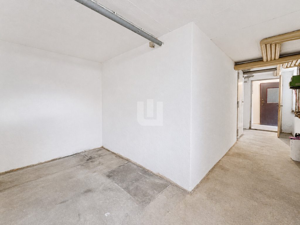 Immobilienangebot - Eichenau - Alle - WINDISCH – Ideal für die große Familie –  Großes Reihenhaus mit zwei separaten Wohnbereichen - frei!