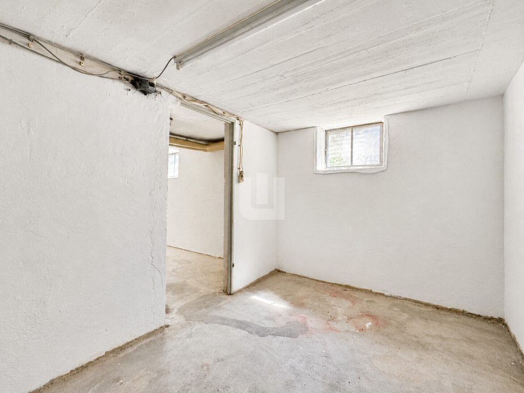 Immobilienangebot - Eichenau - Alle - WINDISCH – Ideal für die große Familie –  Großes Reihenhaus mit zwei separaten Wohnbereichen - frei!
