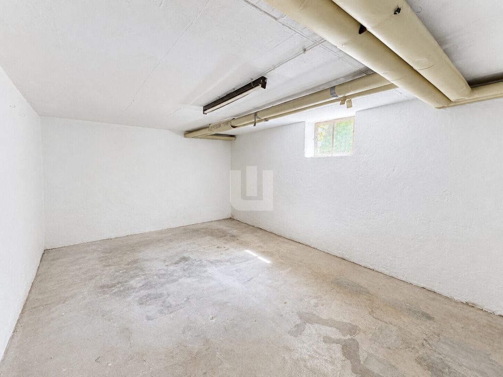 Immobilienangebot - Eichenau - Alle - WINDISCH – Ideal für die große Familie –  Großes Reihenhaus mit zwei separaten Wohnbereichen - frei!