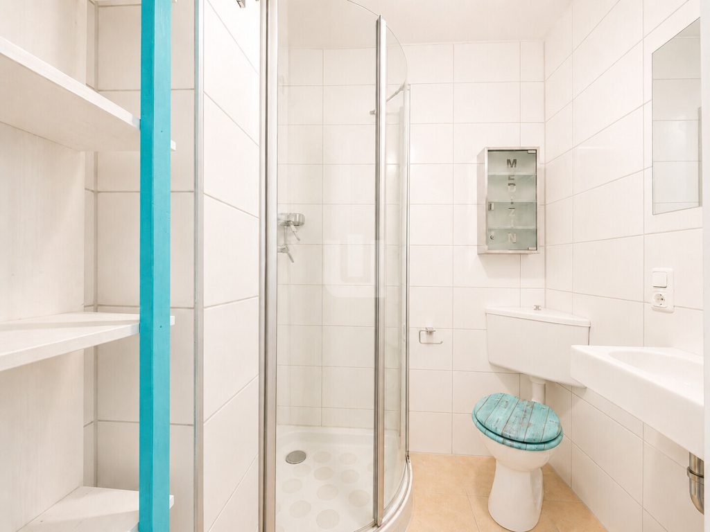 Immobilienangebot - Eichenau - Alle - WINDISCH – Ideal für die große Familie –  Großes Reihenhaus mit zwei separaten Wohnbereichen - frei!