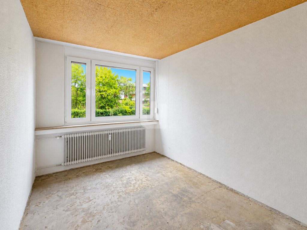 Immobilienangebot - Puchheim - Alle - WINDISCH – Gut geschnittene 3-Zimmer-Wohnung mit viel Potenzial zur Traumwohnung – bezugsfrei!