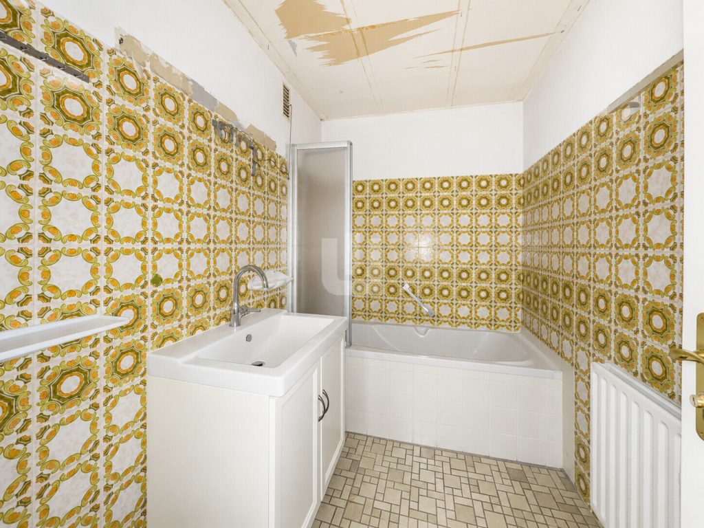 Immobilienangebot - Puchheim - Alle - WINDISCH – Gut geschnittene 3-Zimmer-Wohnung mit viel Potenzial zur Traumwohnung – bezugsfrei!