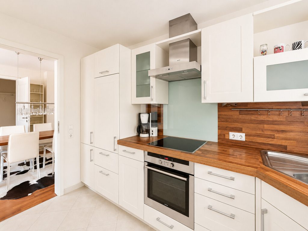Immobilienangebot - Gröbenzell - Alle - WINDISCH - Moderne 2-Zimmer Wohnung mit Aufzug in zentraler, ruhiger Lage - bezugsfrei!