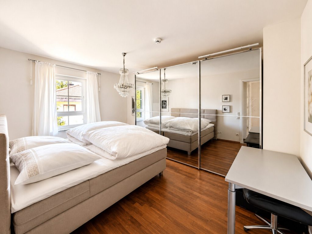 Immobilienangebot - Gröbenzell - Alle - WINDISCH - Moderne 2-Zimmer Wohnung mit Aufzug in zentraler, ruhiger Lage - bezugsfrei!