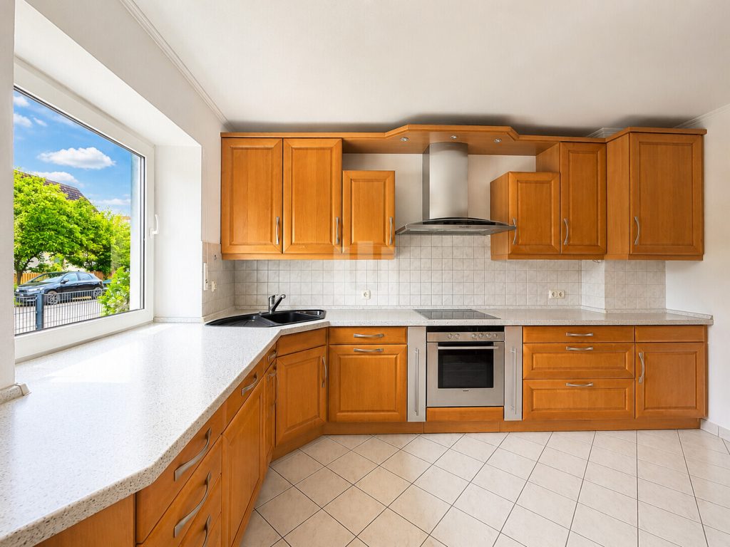 Immobilienangebot - Maisach / Gernlinden - Alle - WINDISCH - Gemütliche 3,5-Zimmer-Erdgeschosswohnung in Ortsrandlage von Gernlinden - bezugsfrei!