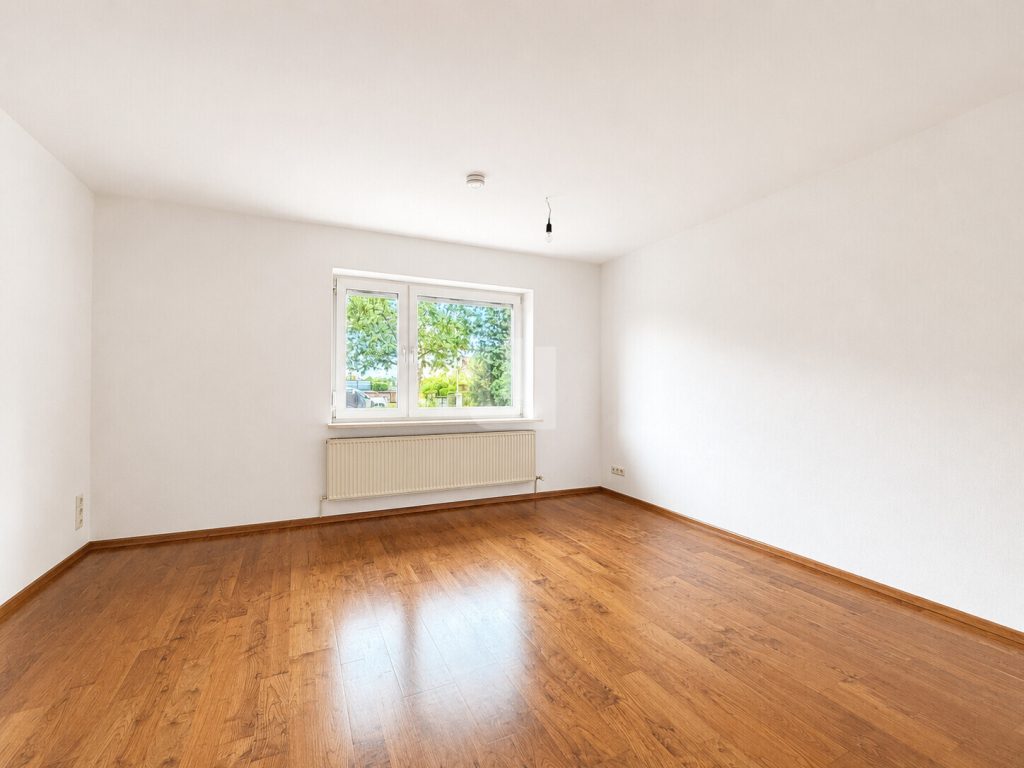 Immobilienangebot - Maisach / Gernlinden - Alle - WINDISCH - Gemütliche 3,5-Zimmer-Erdgeschosswohnung in Ortsrandlage von Gernlinden - bezugsfrei!
