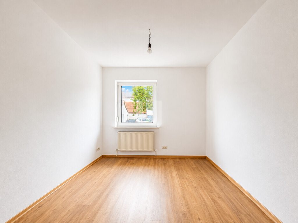 Immobilienangebot - Maisach / Gernlinden - Alle - WINDISCH - Gemütliche 3,5-Zimmer-Erdgeschosswohnung in Ortsrandlage von Gernlinden - bezugsfrei!