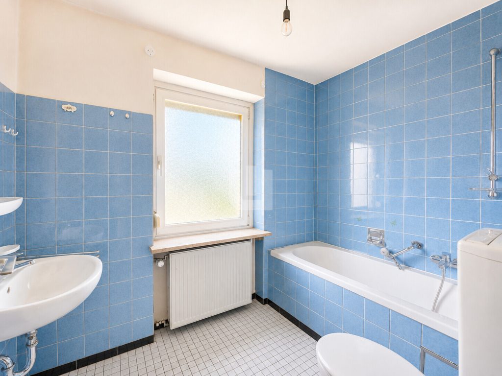 Immobilienangebot - Puchheim - Alle - WINDISCH - Familienfreundliches Reihenhaus mit viel Potenzial in ruhiger Zentrumslage - bezugsfrei!